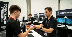 How Esports Reporters Verify Player Identity in Roster Disputes